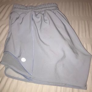 Lululemon Hotty Hot LR Short 4” Lined